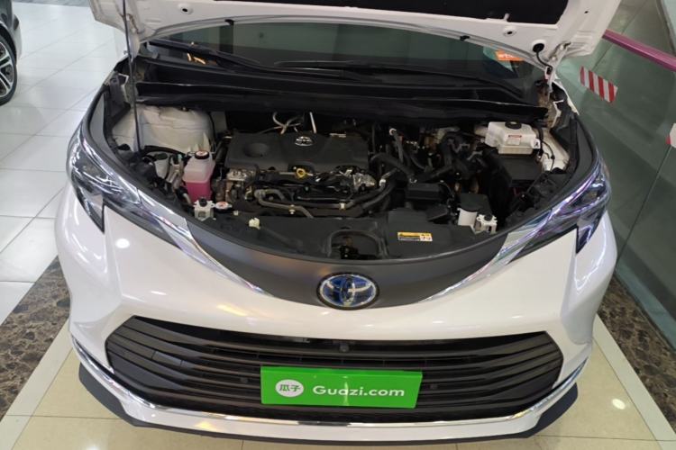 Used Toyota SIENNA 2023 2.5L Hybrid Comfort Edition Engine Bay