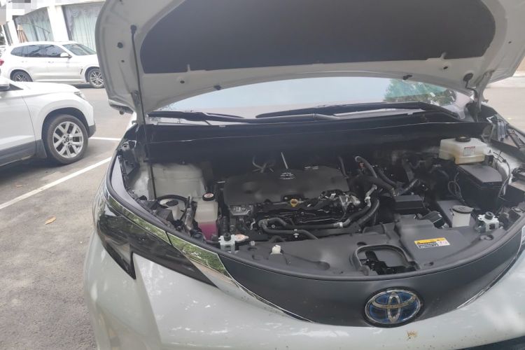 Used Toyota SIENNA 2023 2.5L Hybrid Comfort Edition Engine Bay Right