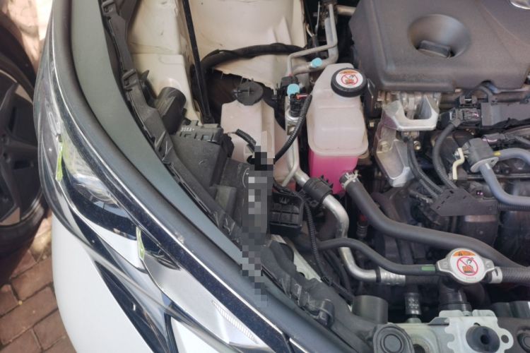 Used Toyota SIENNA 2023 2.5L Hybrid Comfort Edition Engine Bay Right