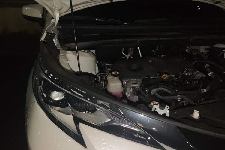 Used Toyota SIENNA 2023 2.5L Hybrid Comfort Edition Engine Bay Right