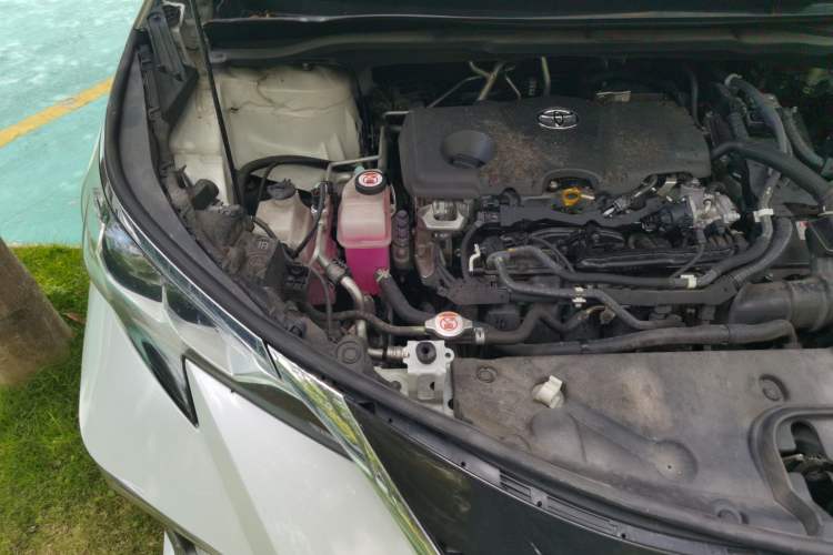 Used Toyota SIENNA 2023 2.5L Hybrid Comfort Edition Engine Bay Right