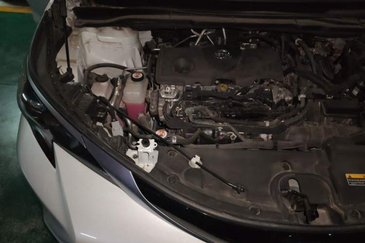 Used Toyota SIENNA 2023 2.5L Hybrid Deluxe Edition Engine Bay Right
