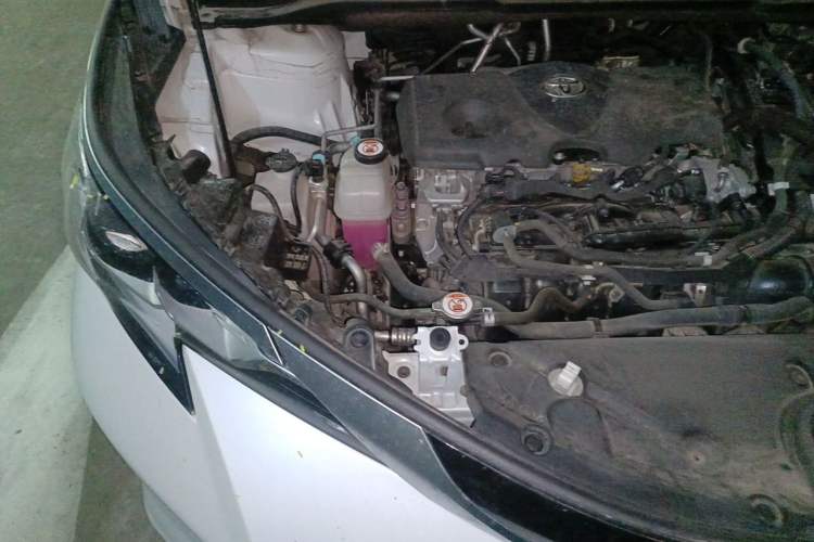 Used Toyota SIENNA 2023 2.5L Hybrid Deluxe Edition Engine Bay Right