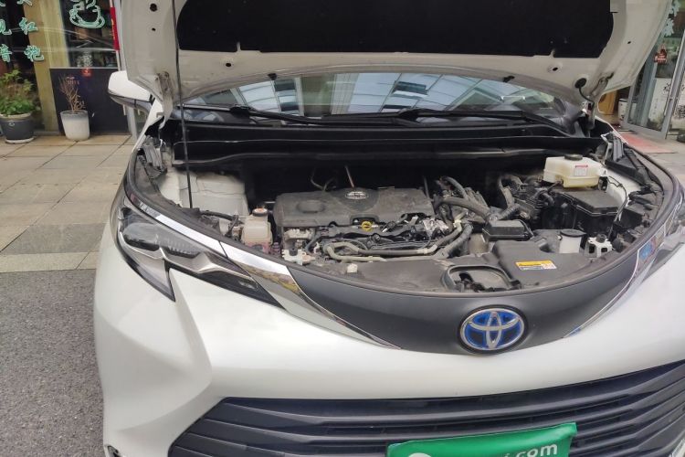 Used Toyota SIENNA 2023 2.5L Hybrid Comfort Edition Engine Bay Right