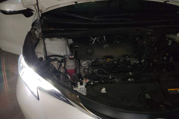 Used Toyota SIENNA 2023 2.5L Hybrid Comfort Edition Engine Bay Right