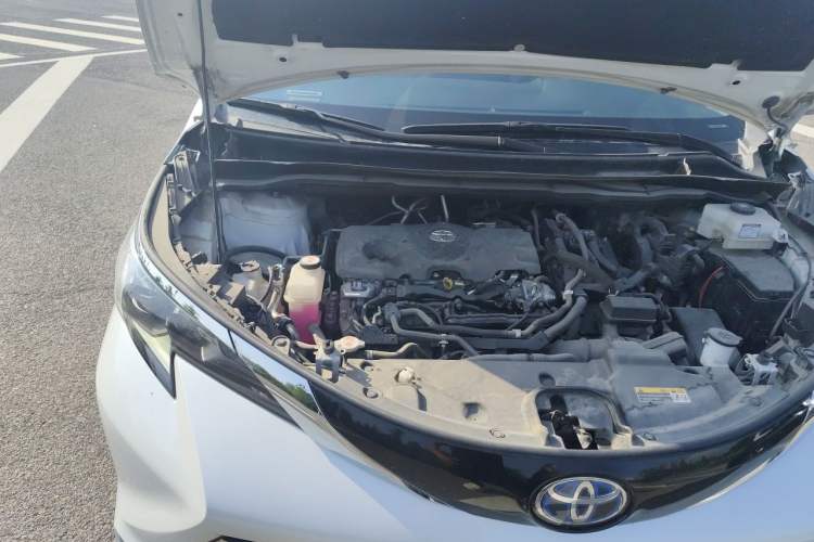 Used Toyota SIENNA 2023 2.5L Hybrid Comfort Edition Engine Bay Right