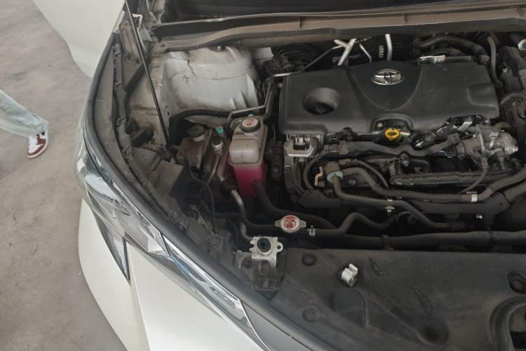 Used Toyota SIENNA 2023 2.5L Hybrid Comfort Edition Engine Bay Right
