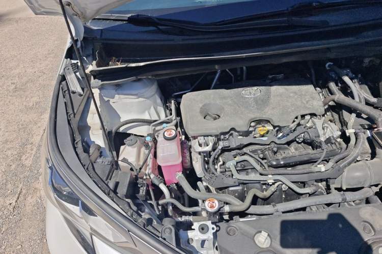 Used Toyota SIENNA 2023 2.5L Hybrid Deluxe Edition Engine Bay Right