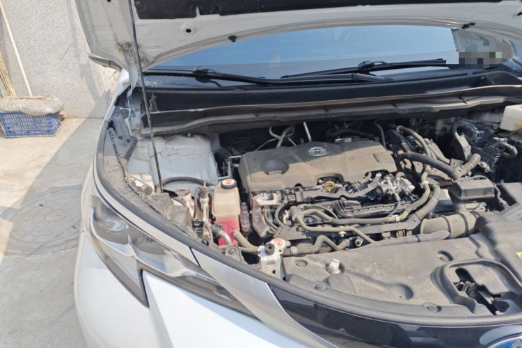 Used Toyota SIENNA 2023 2.5L Hybrid Deluxe Edition Engine Bay Right