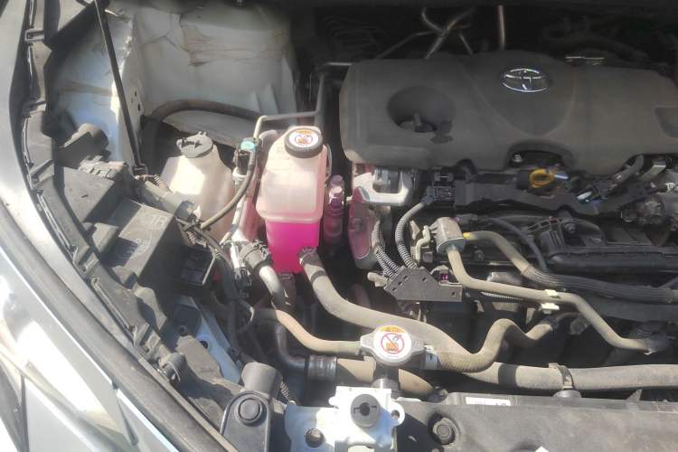 Used Toyota SIENNA 2023 2.5L Hybrid Comfort Edition Engine Bay Right
