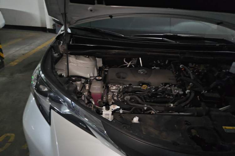 Used Toyota SIENNA 2023 2.5L Hybrid Comfort Edition Engine Bay Right