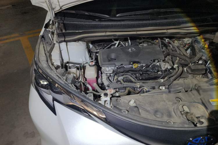 Used Toyota SIENNA 2023 2.5L Hybrid Comfort Edition Engine Bay Right