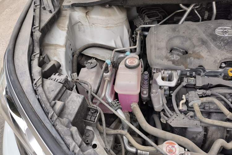 Used Toyota SIENNA 2023 2.5L Hybrid Ultimate Edition Engine Bay Right