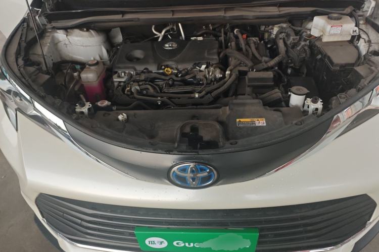 Used Toyota SIENNA 2023 2.5L Hybrid Comfort Edition Engine Bay