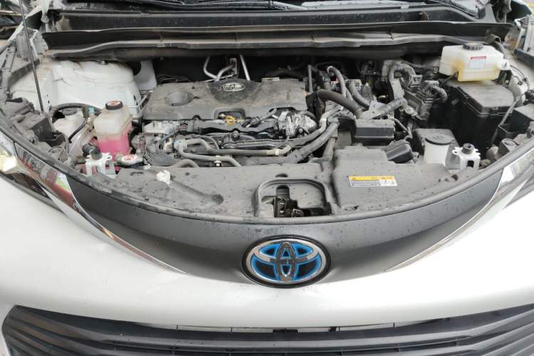 Used Toyota SIENNA 2023 2.5L Hybrid Comfort Edition Engine Bay