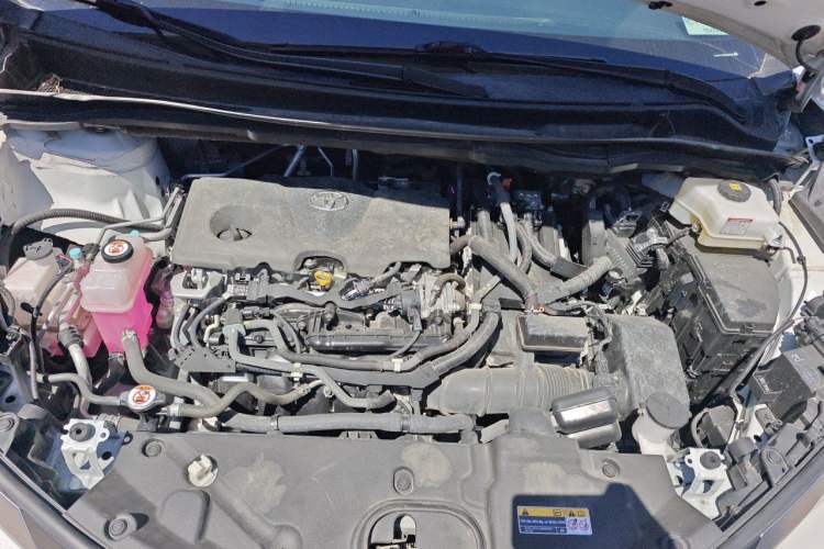 Used Toyota SIENNA 2023 2.5L Hybrid Deluxe Edition Engine Bay
