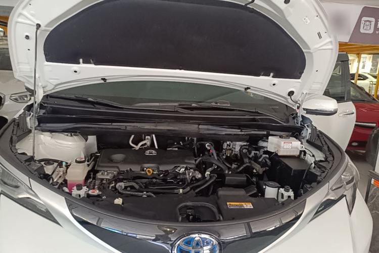 Used Toyota SIENNA 2023 2.5L Hybrid Deluxe Edition Engine Bay