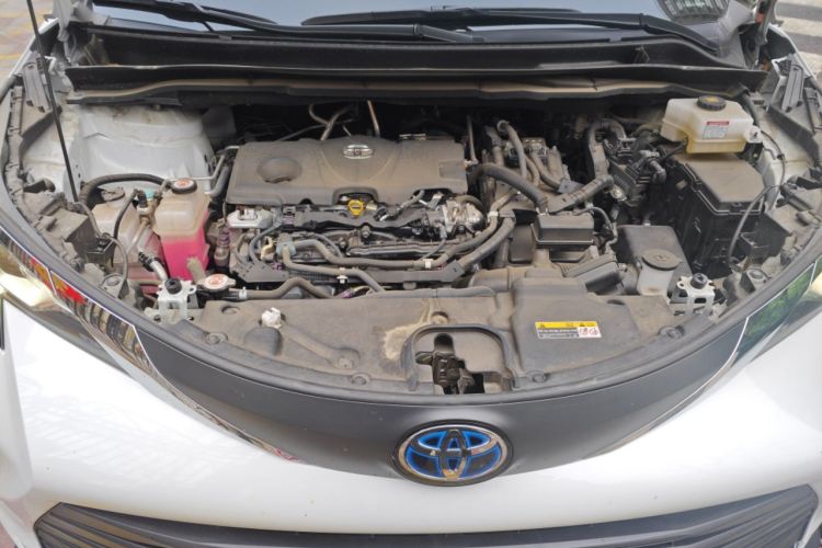 Used Toyota SIENNA 2023 2.5L Hybrid Comfort Edition Engine Bay