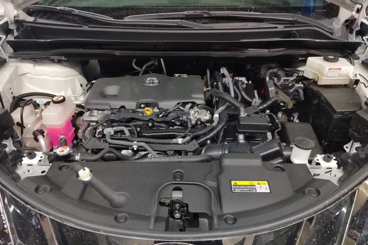 Used Toyota SIENNA 2023 2.5L Hybrid Platinum Edition Engine Bay