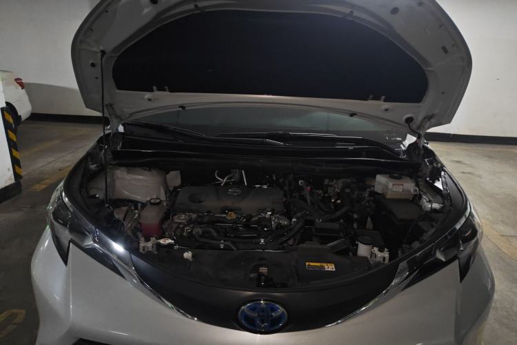 Used Toyota SIENNA 2023 2.5L Hybrid Comfort Edition Engine Bay