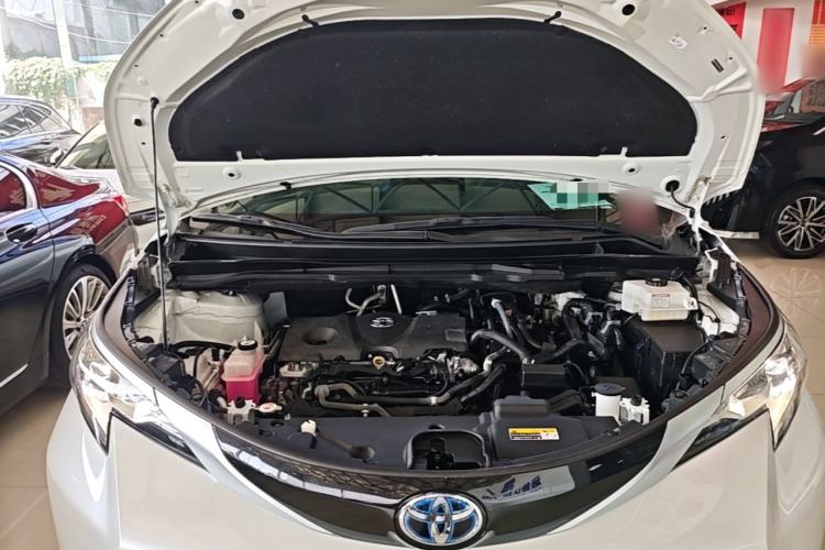 Used Toyota SIENNA 2023 2.5L Hybrid Deluxe Edition Engine Bay