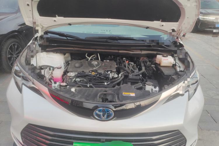 Used Toyota SIENNA 2023 2.5L Hybrid Deluxe Edition Engine Bay