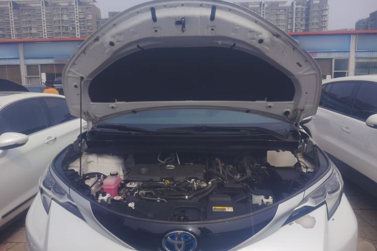 Used Toyota SIENNA 2023 2.5L Hybrid Deluxe Edition Engine Bay