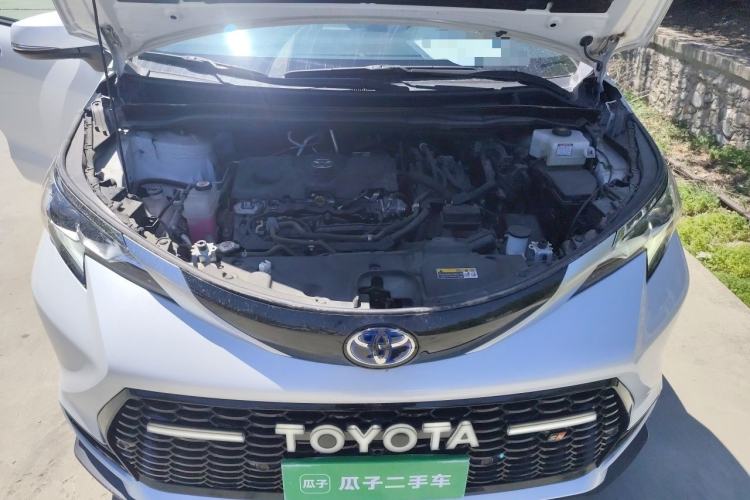 Used Toyota SIENNA 2023 2.5L Hybrid Comfort Edition Engine Bay