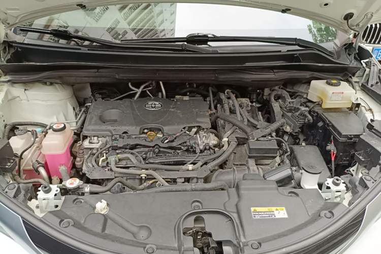 Used Toyota SIENNA 2023 2.5L Hybrid Platinum Edition Engine Bay