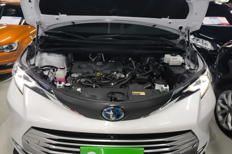 Used Toyota SIENNA 2023 2.5L Hybrid Comfort Edition Engine Bay