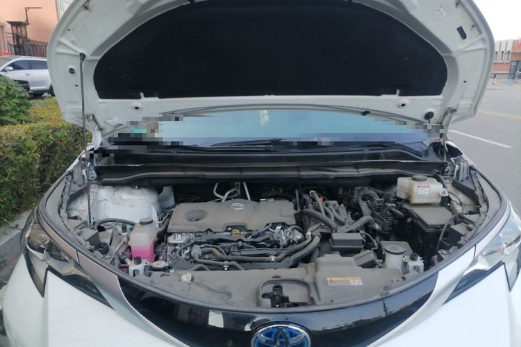 Used Toyota SIENNA 2023 2.5L Hybrid Deluxe Edition Engine Bay
