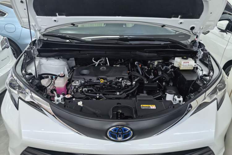 Used Toyota SIENNA 2023 2.5L Hybrid Comfort Edition Engine Bay