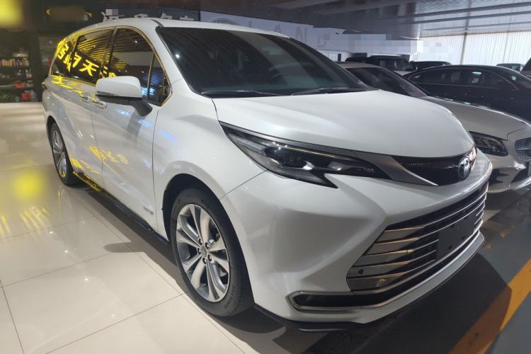Used Toyota SIENNA 2023 2.5L Hybrid Deluxe Edition Exterior 1