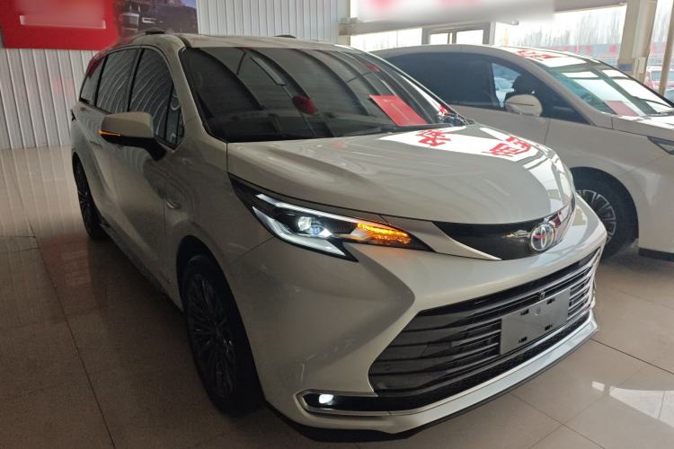 Used Toyota SIENNA 2023 2.5L Hybrid Deluxe Edition Exterior 1