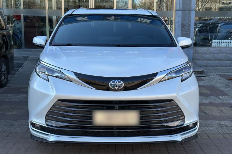 Used Toyota SIENNA 2023 2.5L Hybrid Ultimate Edition Exterior 1