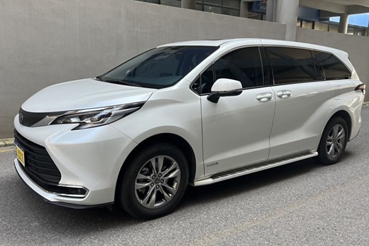 Used Toyota SIENNA 2023 2.5L Hybrid Comfort Edition Exterior 1