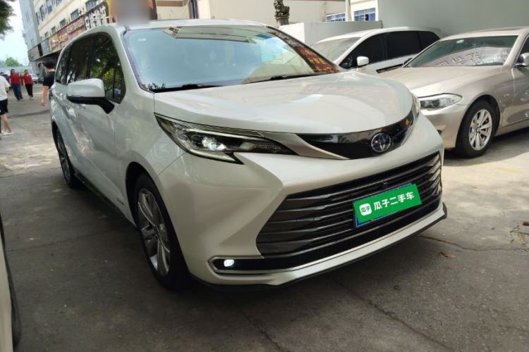 Used Toyota SIENNA 2023 2.5L Hybrid Deluxe Edition Exterior 1