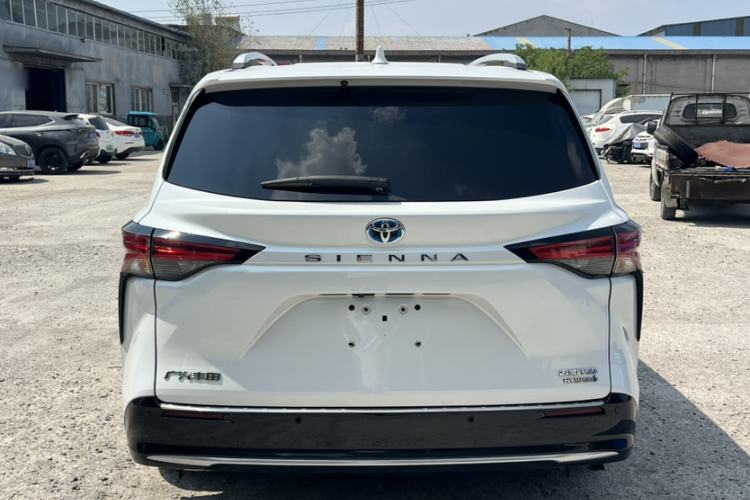 Used Toyota SIENNA 2023 2.5L Hybrid Deluxe Edition Exterior 1