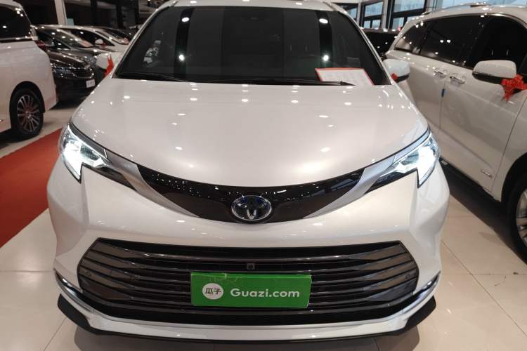 Used Toyota SIENNA 2023 2.5L Hybrid Deluxe Edition Exterior 1