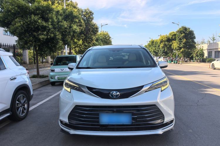 Used Toyota SIENNA 2023 2.5L Hybrid Deluxe Edition Exterior 1