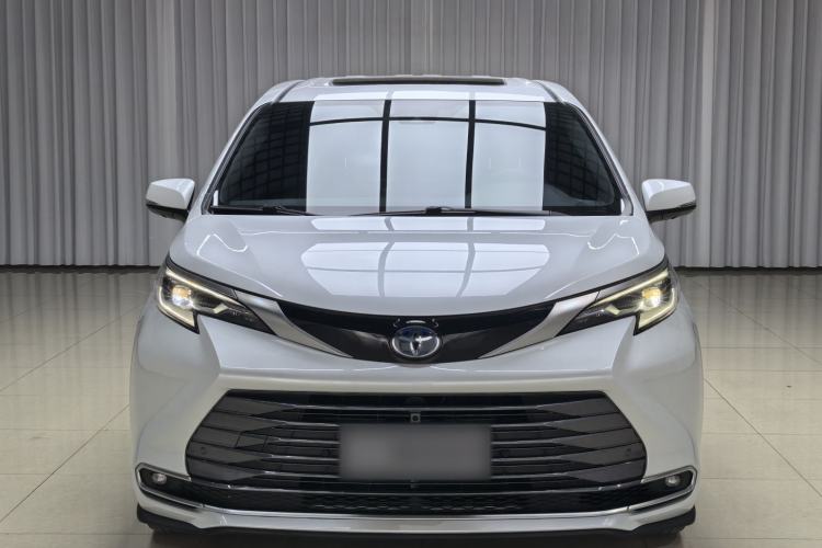 Used Toyota SIENNA 2023 2.5L Hybrid Deluxe Edition Exterior 1