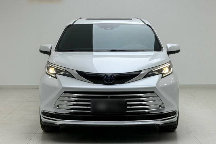 Used Toyota SIENNA 2023 2.5L Hybrid Platinum Edition Exterior 1
