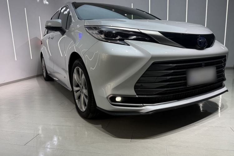 Used Toyota SIENNA 2023 2.5L Hybrid Deluxe Edition Exterior 1