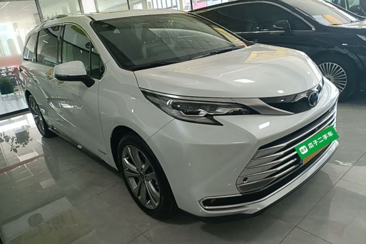 Used Toyota SIENNA 2023 2.5L Hybrid Platinum Edition Exterior 1