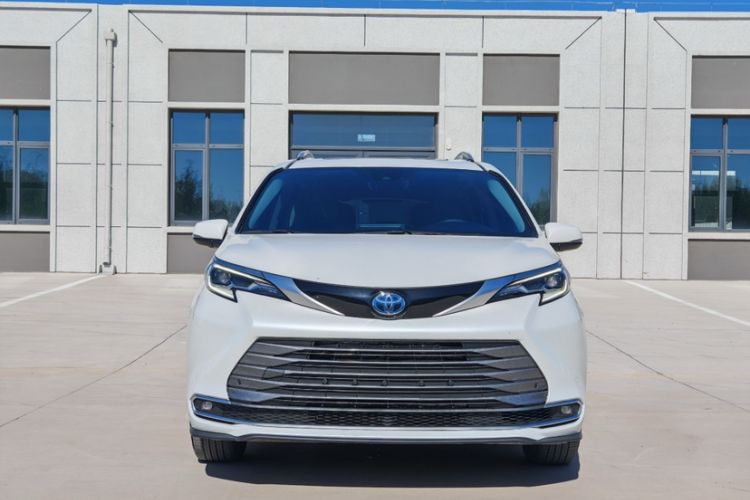 Used Toyota SIENNA 2023 2.5L Hybrid Luxury Edition Exterior 1