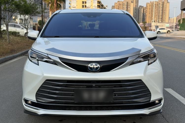 Used Toyota SIENNA 2023 2.5L Hybrid Deluxe Edition Exterior 1