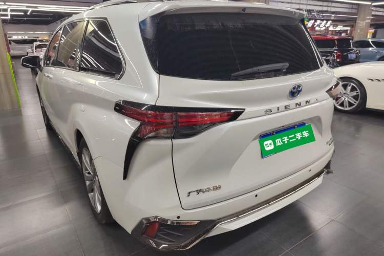 Used Toyota SIENNA 2023 2.5L Hybrid Platinum Edition Exterior 1