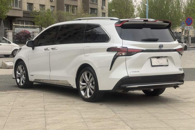 Used Toyota SIENNA 2023 2.5L Hybrid Deluxe Edition Exterior 10