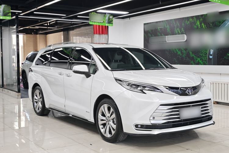 Used Toyota SIENNA 2023 2.5L Hybrid Platinum Edition Exterior 2