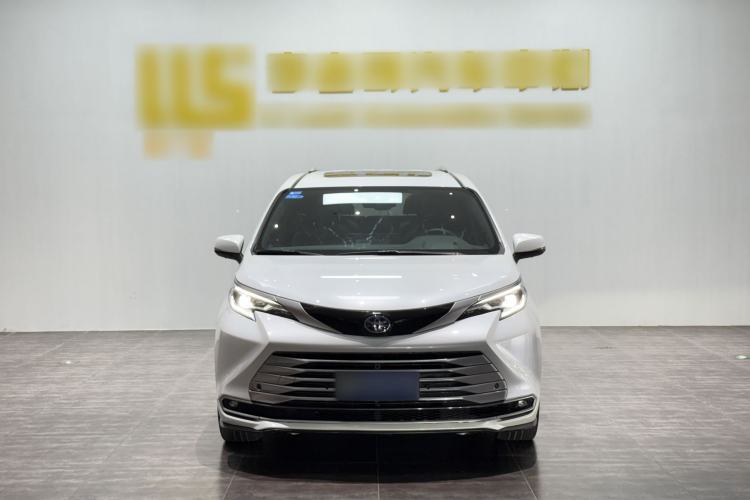 Used Toyota SIENNA 2023 2.5L Hybrid Platinum Edition Exterior 2